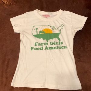 Farm girls feed America off white T. Size M.